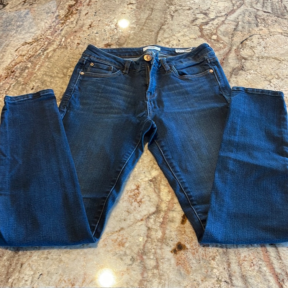 Dark wash like new skinny Jean